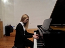 17 pianistów w muzycznej sali (10)